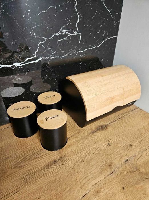 Duży Chlebak Czarny Drewniany Bambusowy Na pieczywo + GRATIS 3x Puszki