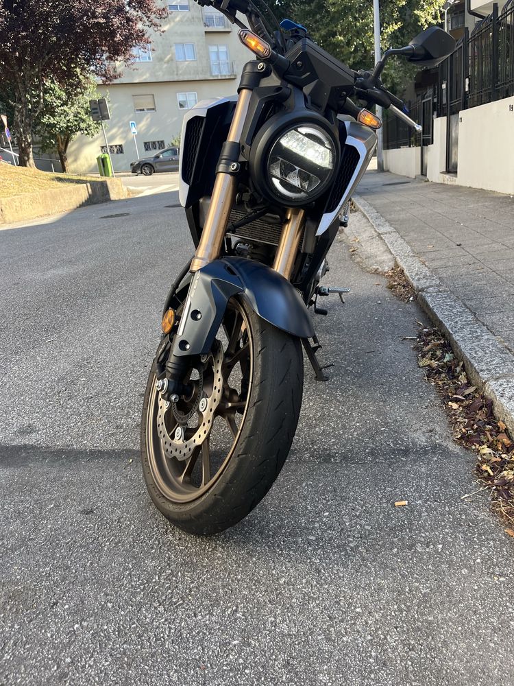 Honda CB125R 2021 15cv