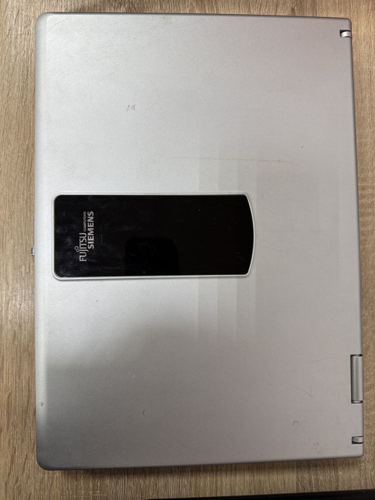 Fujitsu-Siemens Amilo A1655G