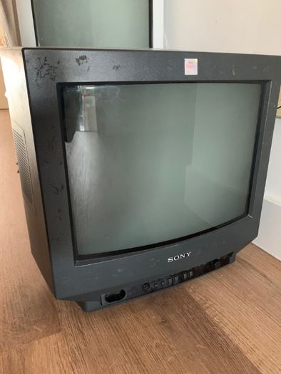 TV Sony Triniton KV-14M1E (preta)