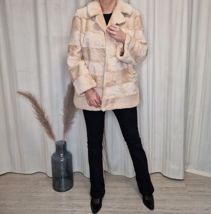 Futro bezowe krotkie