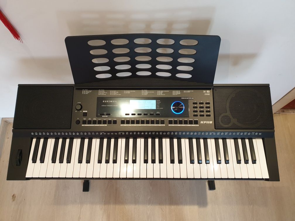 Синтезатор Kurzweil Kp110 з мікрофоном  vs Casio Yamaha