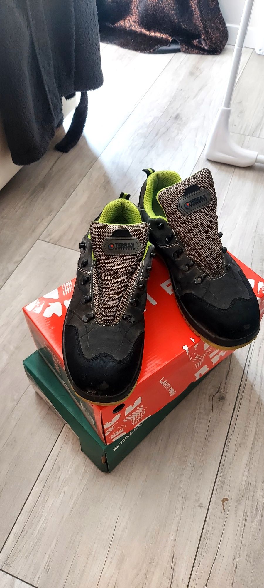 Buty męskie robocze z zabezpieczeniem blacha