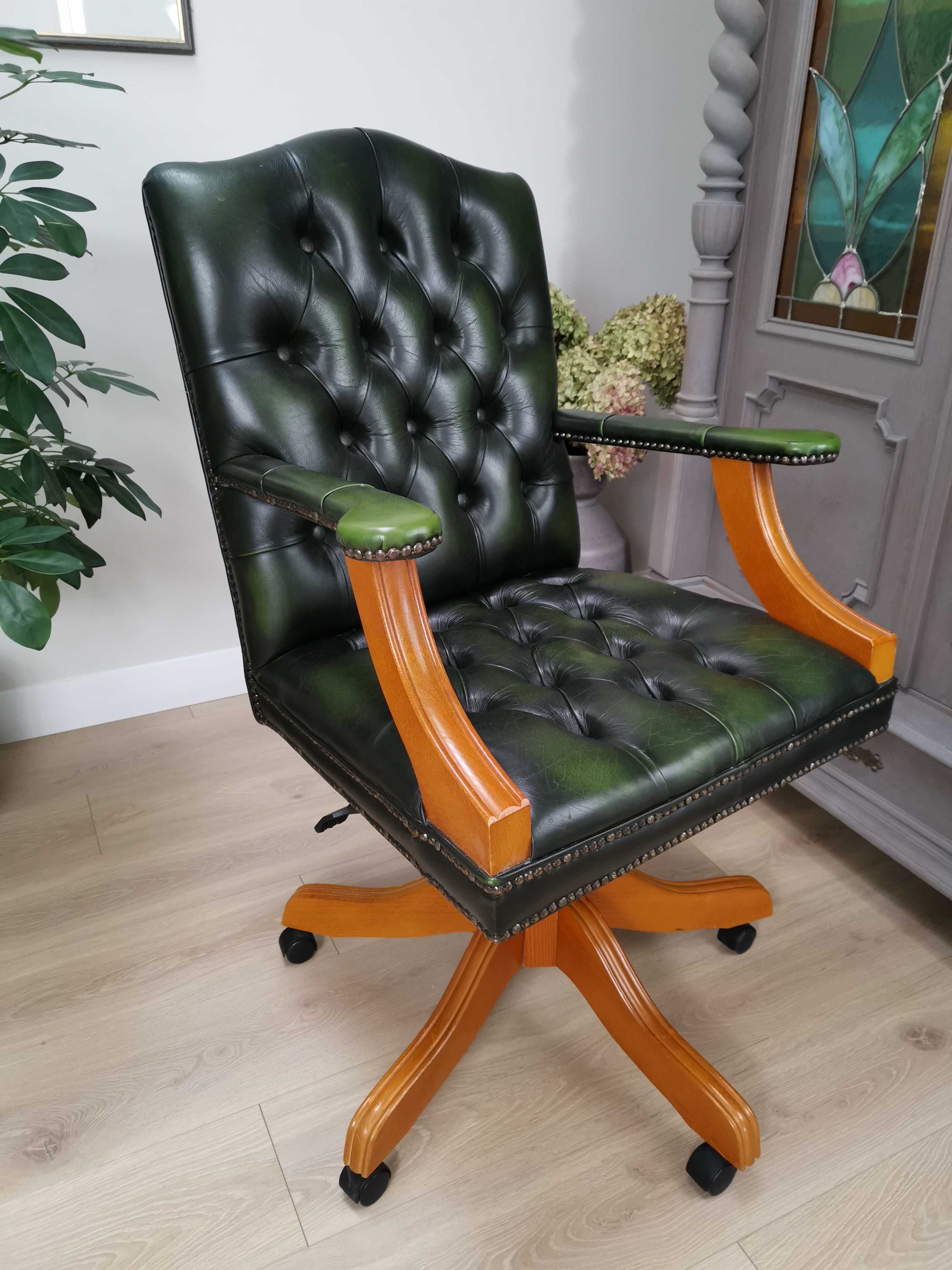 Gabinetowy FOTEL chesterfield kapitański 697/2025