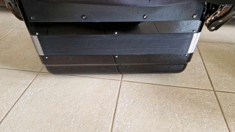 Akordeon Bugari Armando Kanałowy