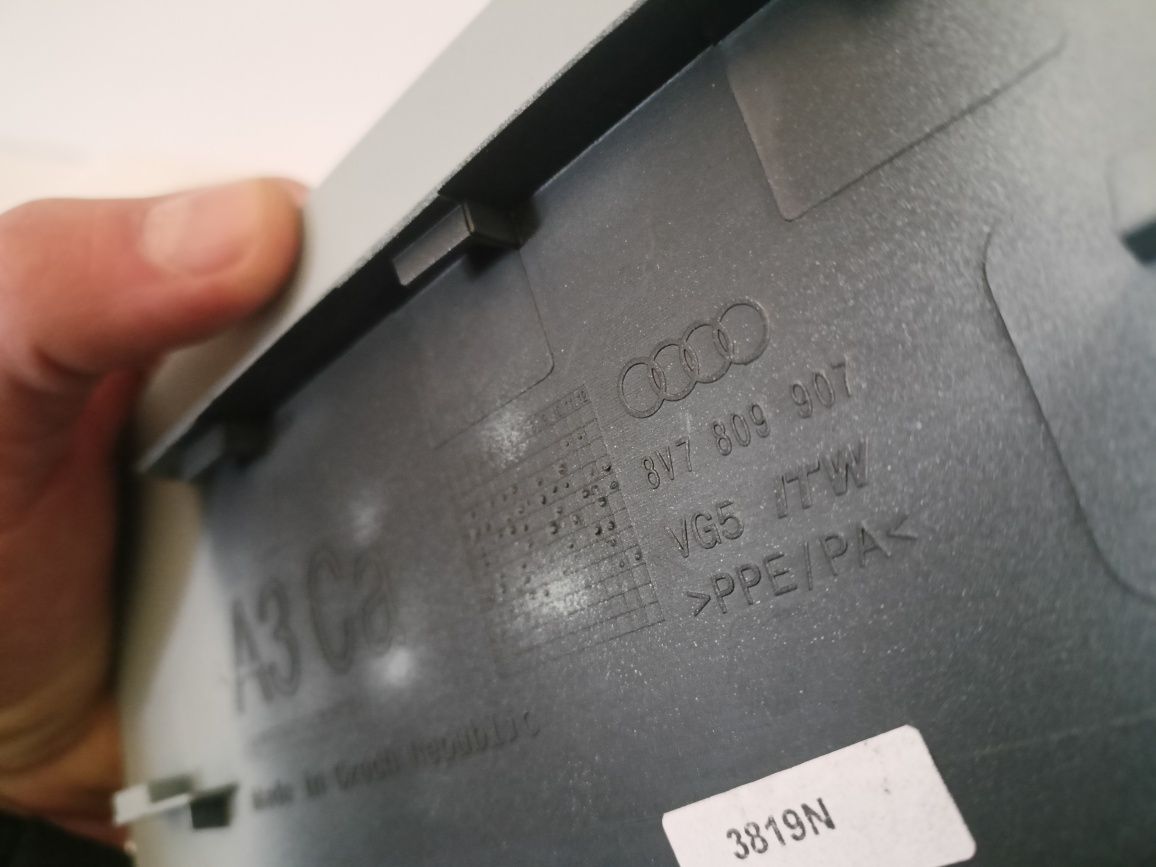 Audi A3 8V Cabrio 8V7 klapka wlewu paliwa