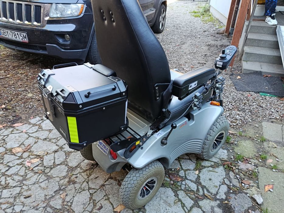 Wózek inwalidzki elektryczny