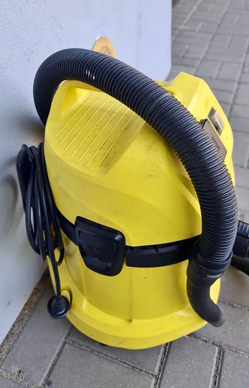 Odkurzacz przemysłowy wodny KARCHER MV 3 P o mocy 1000W, poj. 17l