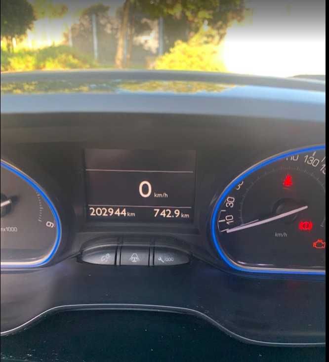 Peugeot 2008 Crossway 1.6 BlueHDi – 2015 – Vermelho