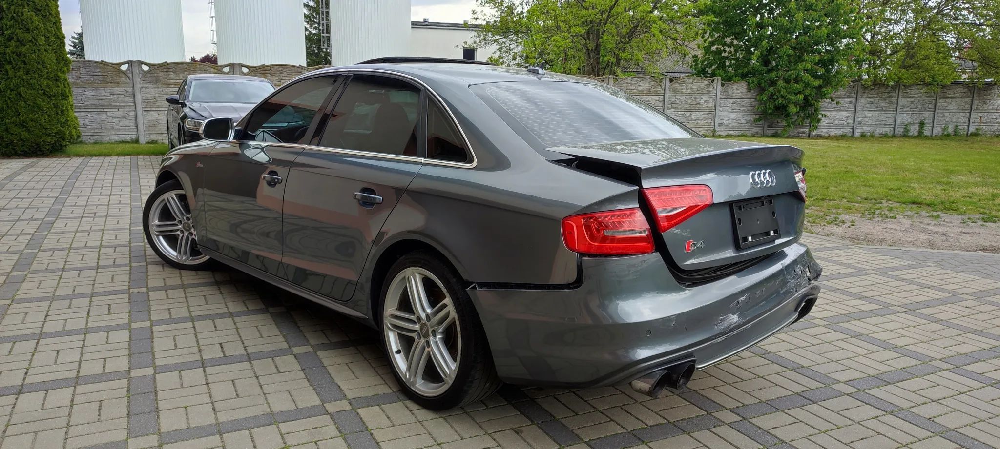 Audi S4 AUDI S4 B8 SEDAN 3.0 TFSI Quattro Uszkodzona