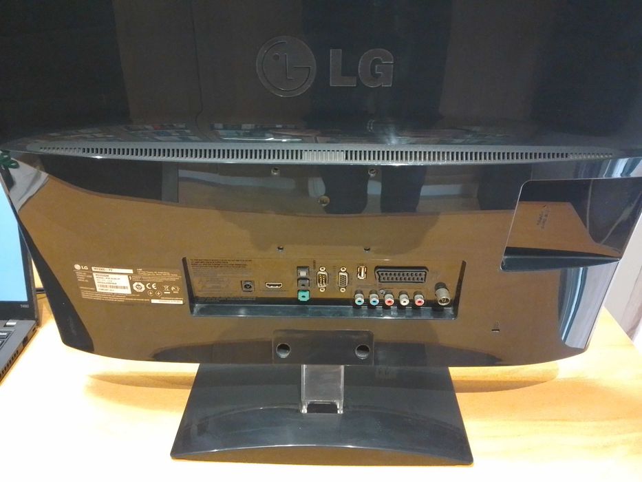 Monitor 23" LG M2350D com som