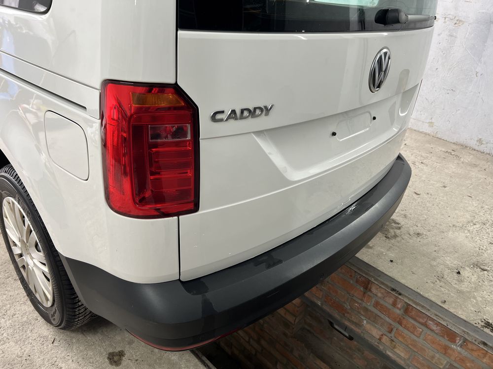 Ляда задня кришка багажника Caddy кадді 15-20р
