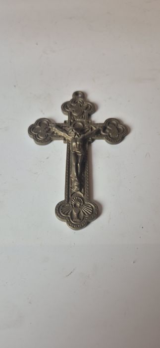 Piękny stary mosiężny krzyżyk starocia PRL T9