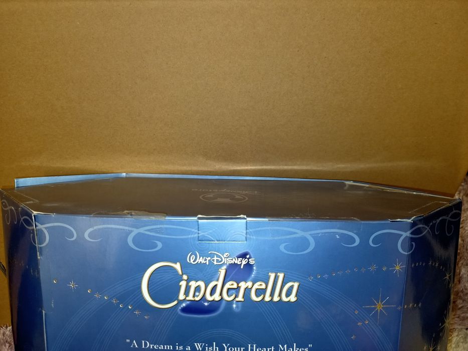 Kolekcjonerska lalka Cinderella Exclusive Disney Store LE NRFB