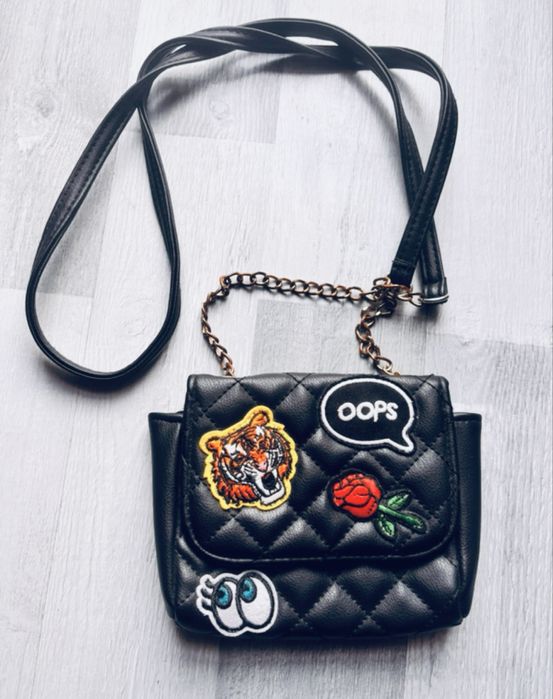 Reserved torebka nadruk pikowana lancuszek zloty nowa na codzien new