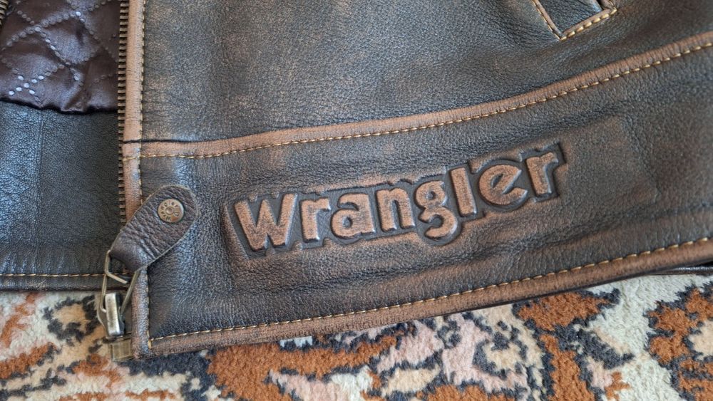 Wrangler. Кожаная куртка пилот.