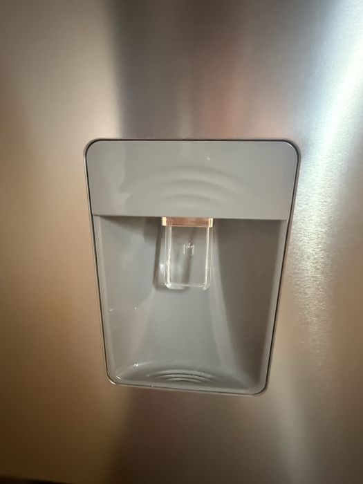 Frigorifico como novo com pequeno dano