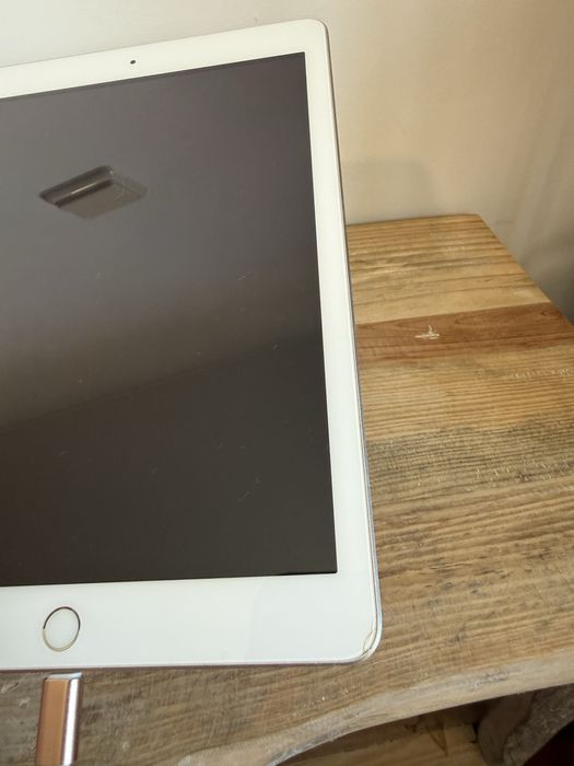 Tablet Apple 5a geraçao em pleno funcionamento