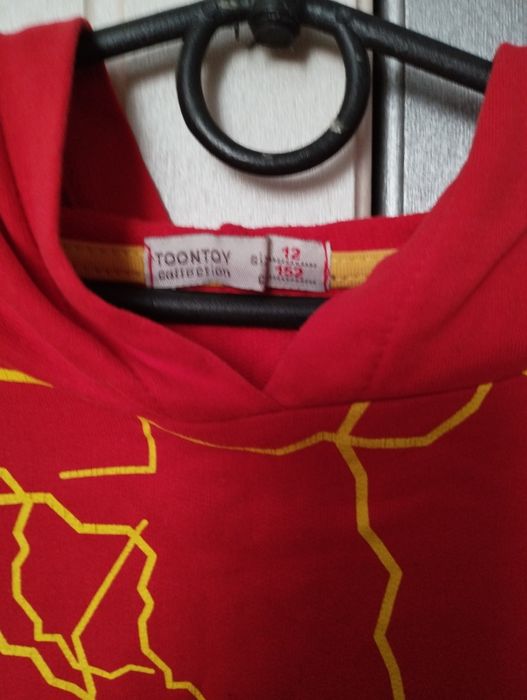 Яскраве худі з капішоном