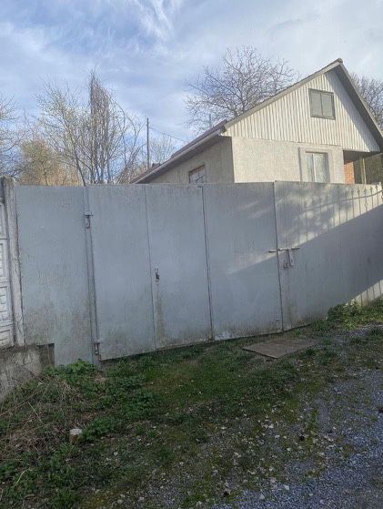 Продаєтся будинок, баня, садок