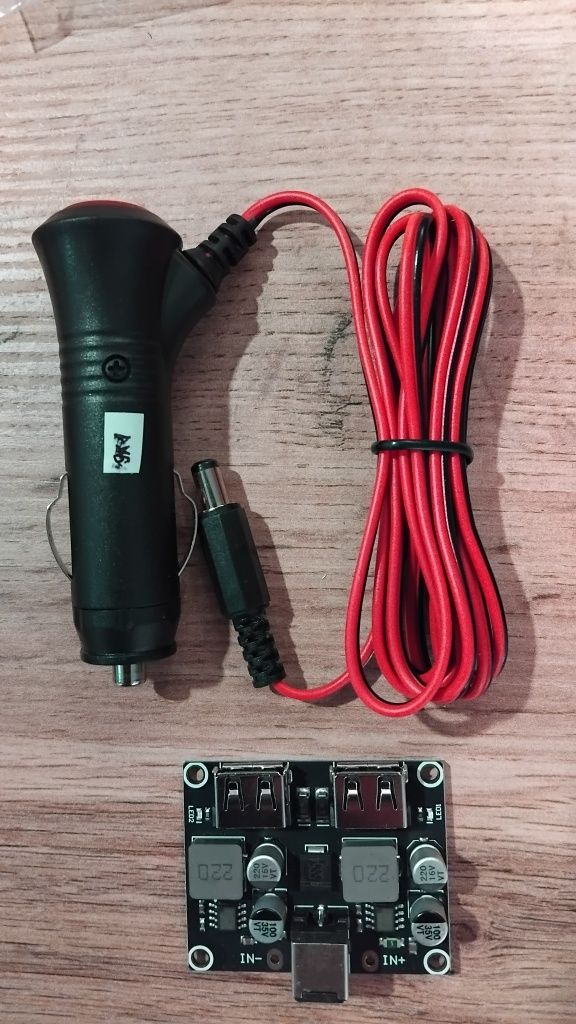 12V Powerbank z portem USB na survival
