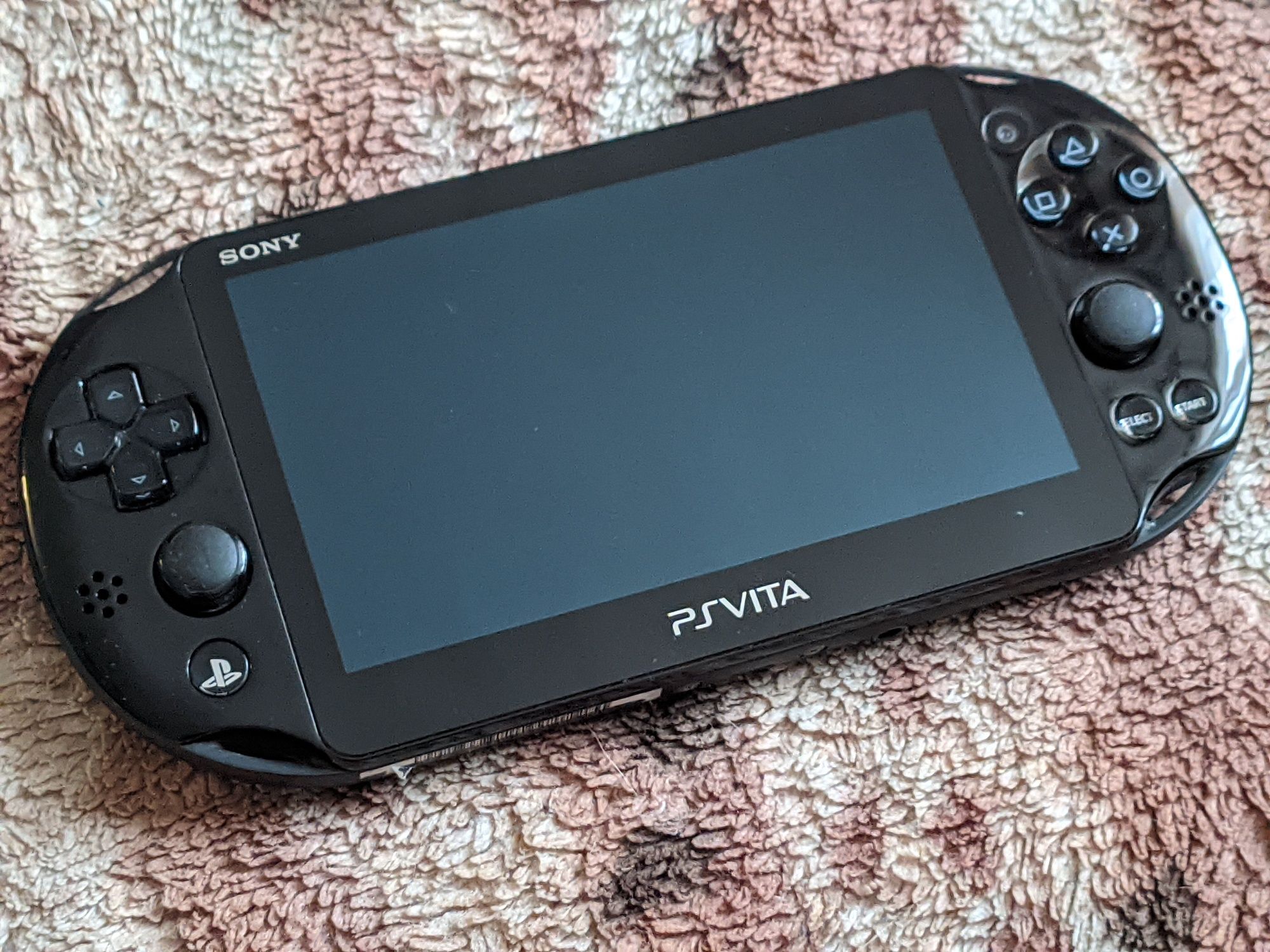 Продам PS vita ориг флешка на 16Гб  Slim pch-2000 PSVita PSP