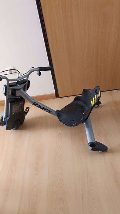 Triciclo razor power rider 360