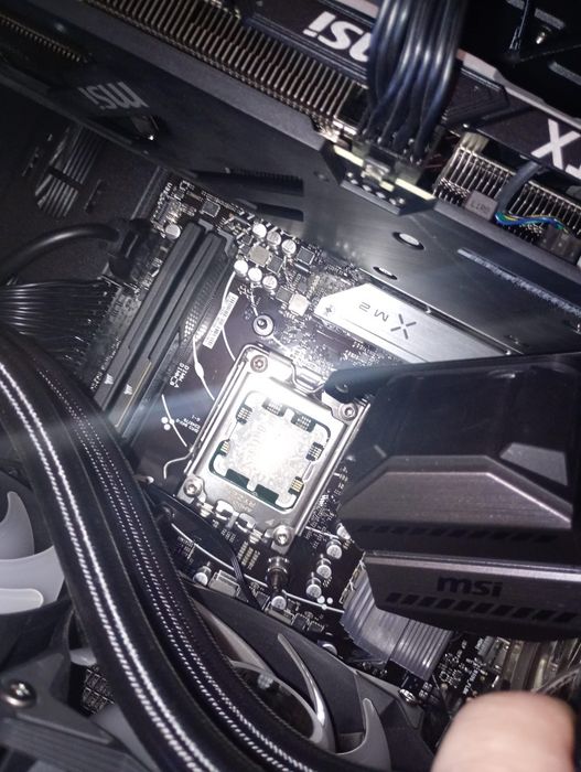 Ryzen 5 7600 
AMD - Processador AMD Ryzen 5 7600 6-Core (3.8GHz-5.1GHz