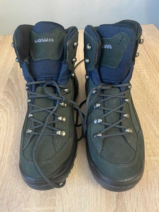 НОВІ черевики LOWA