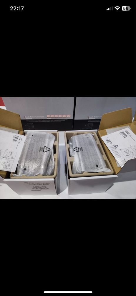 Conjunto de tablets e suportes audi para bancos