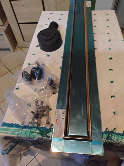 Odwodnienie liniowe Estigo Just Line 800 mm – nowe, z rusztem dwustron