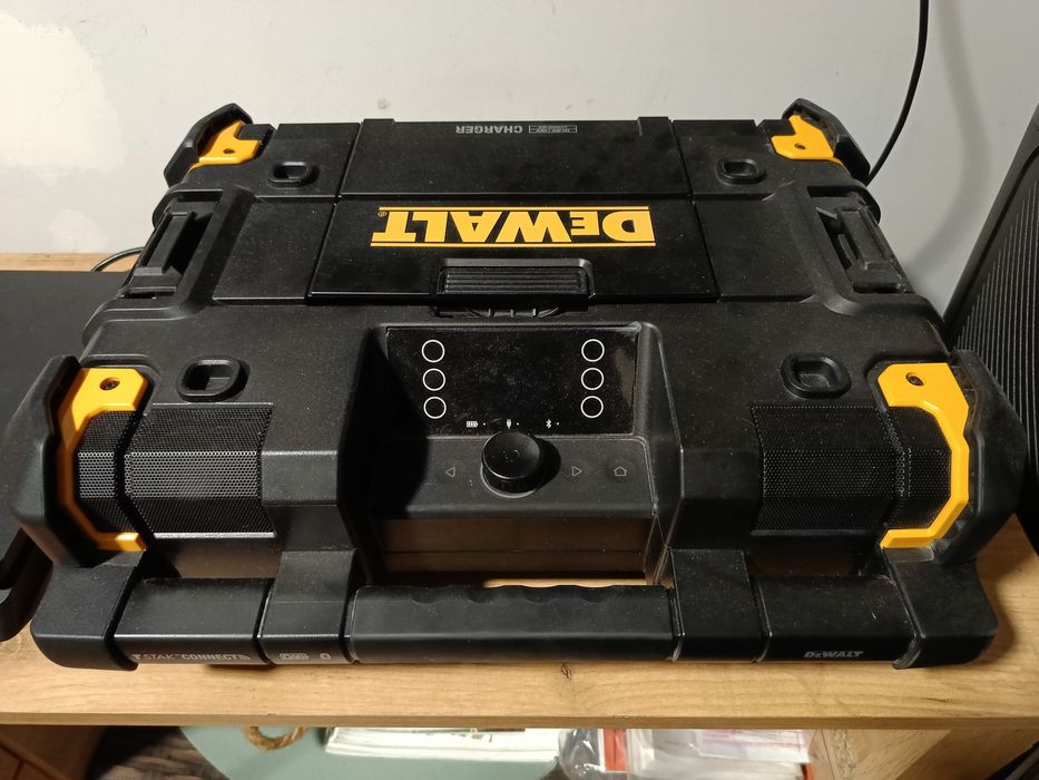 Radio budowlane DEWALT+akumulator 5.0 AH