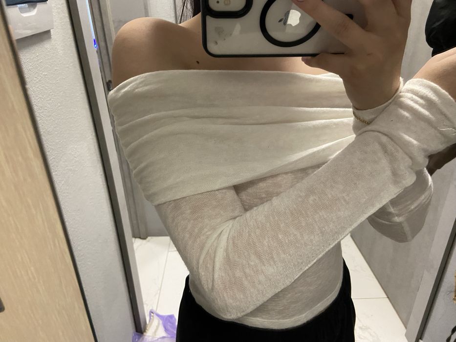 Гарний топ білого та чорного кольору