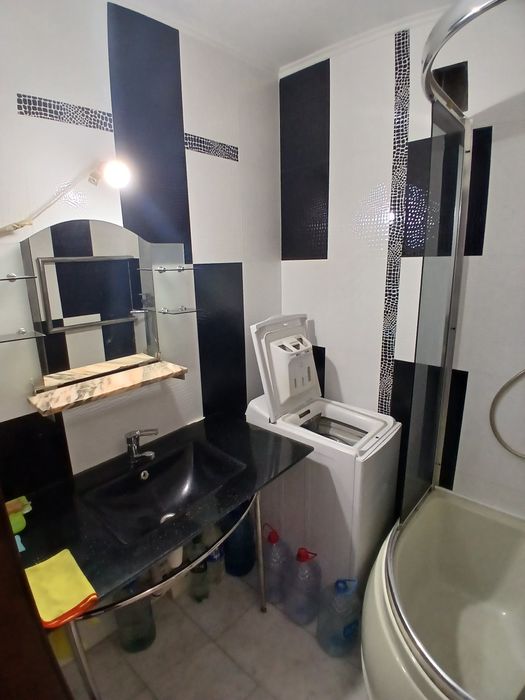 Продається 2х квартира, Новомиколаївка!