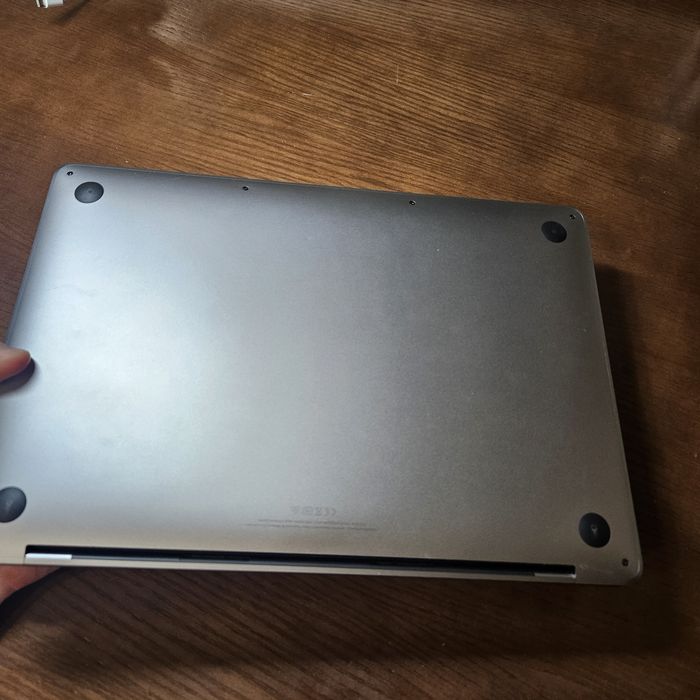 Macbook pro m1 16/512 + чохол у подарунок