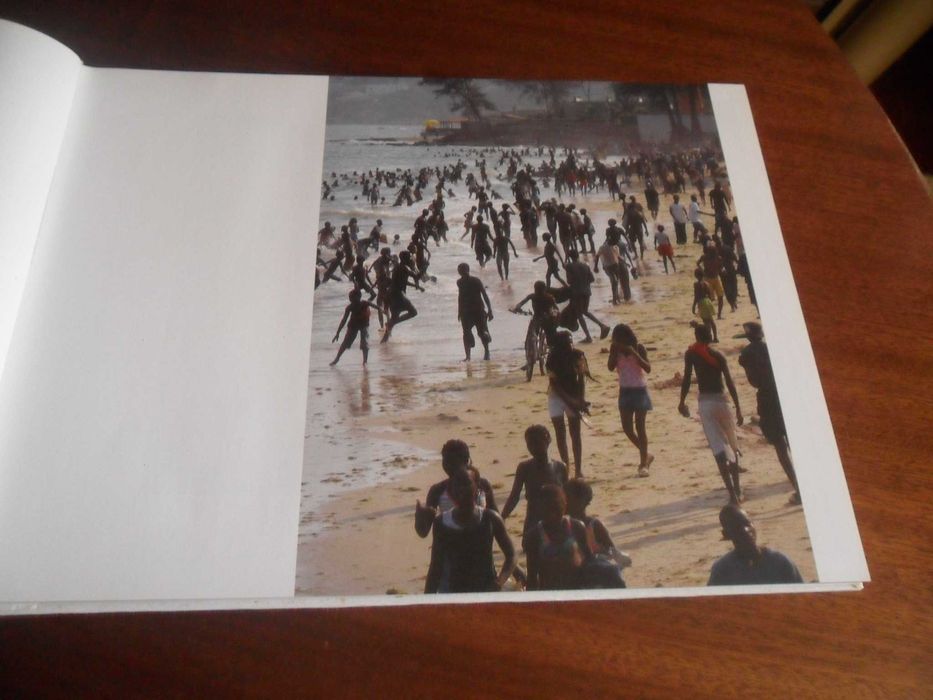 "Entre Mar e Marginal -As Praias de Maputo" de Cita Vissers-1ª Ed 2008