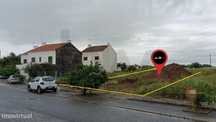 Terreno urbano de 198 m2 e com área de implantação do edifício de 108m