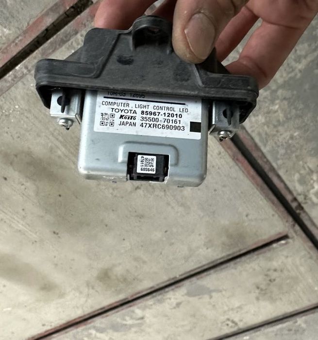 Левый Блок розжига ксенона Lexus is 2013-2016 оригинал