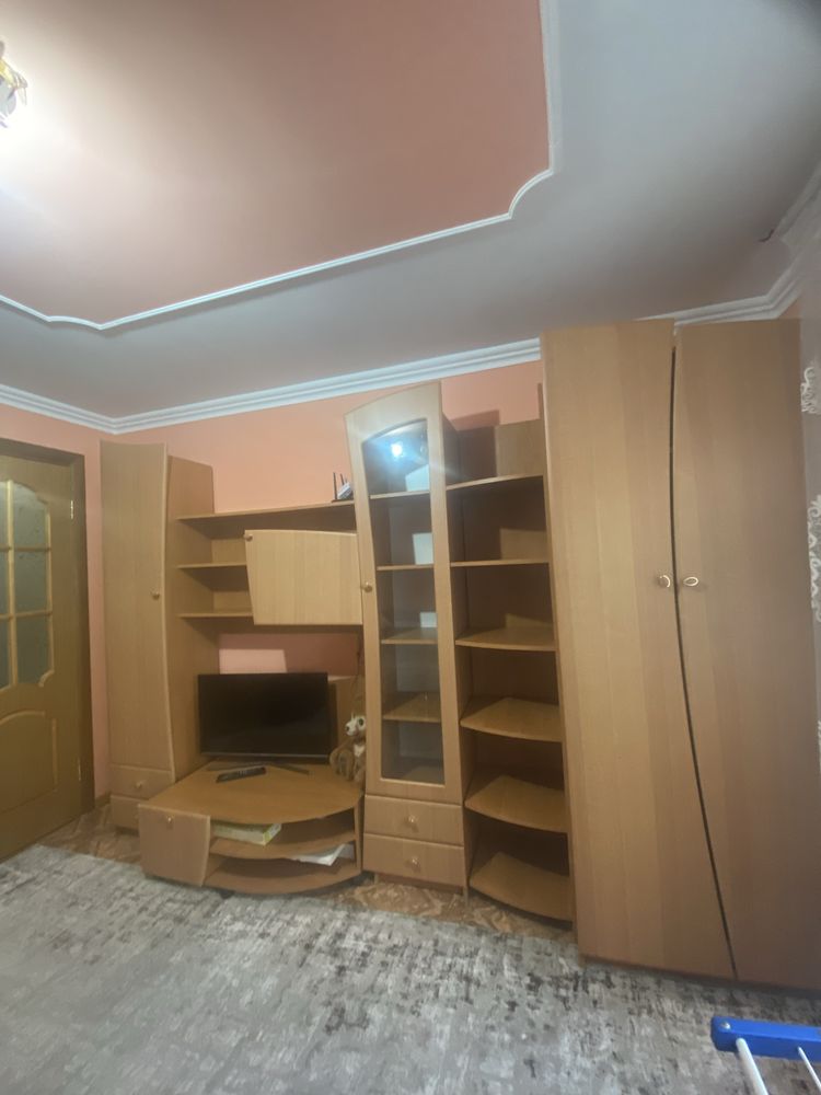 Стінка в дуже гарному стані.