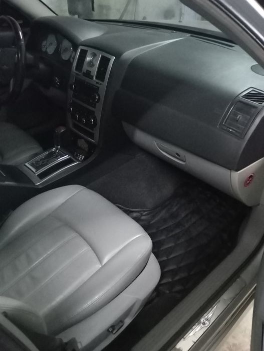 Крайслер 300с 5.7 хеми awd