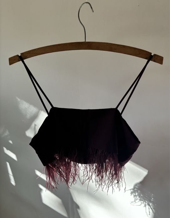 Top bordowy z piórami M