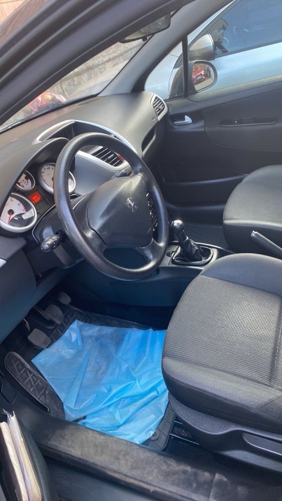 Продам Peugeot 207