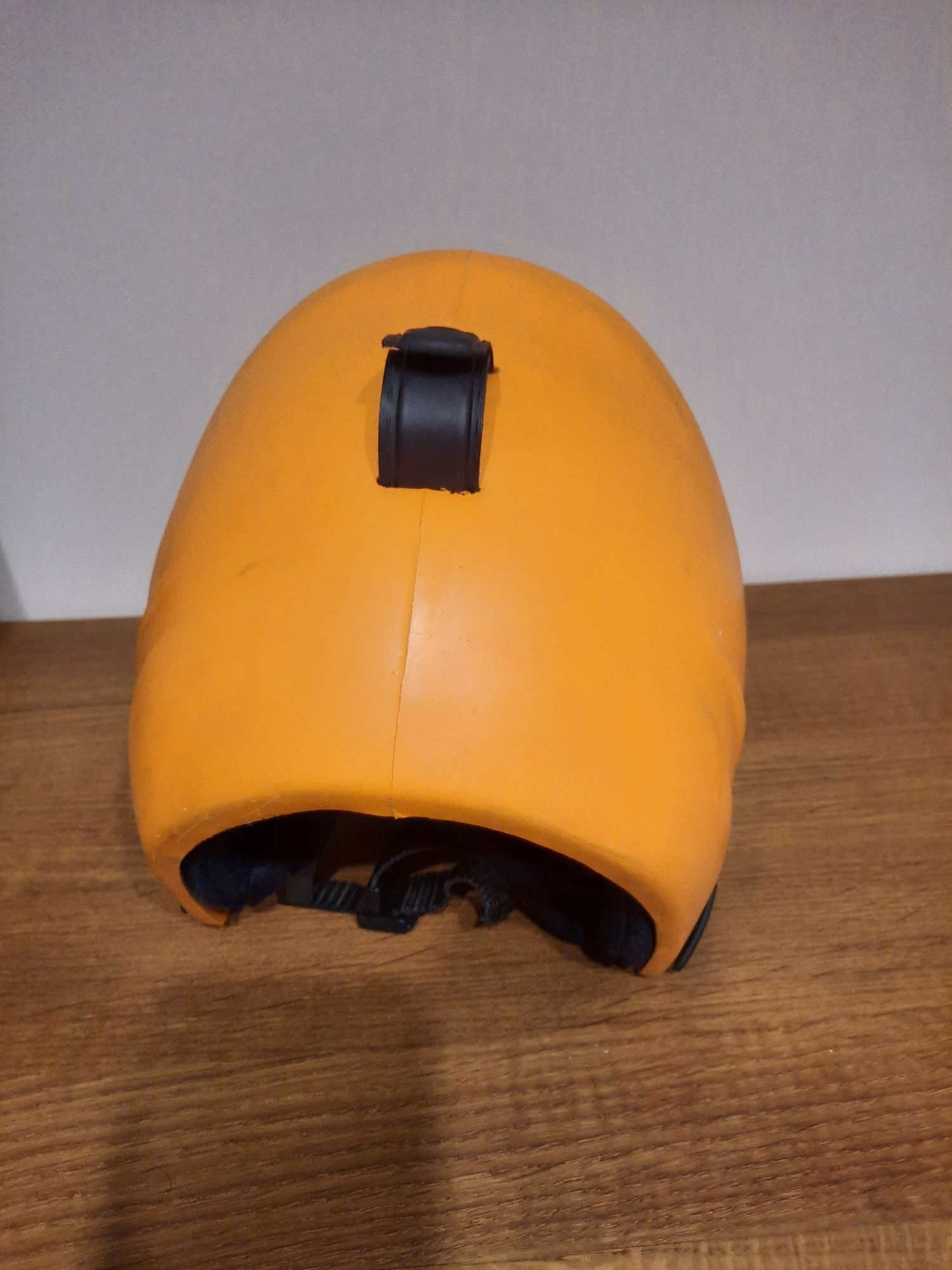 Kask dziecięcy narciarski pomarańczowy uvex 54cm