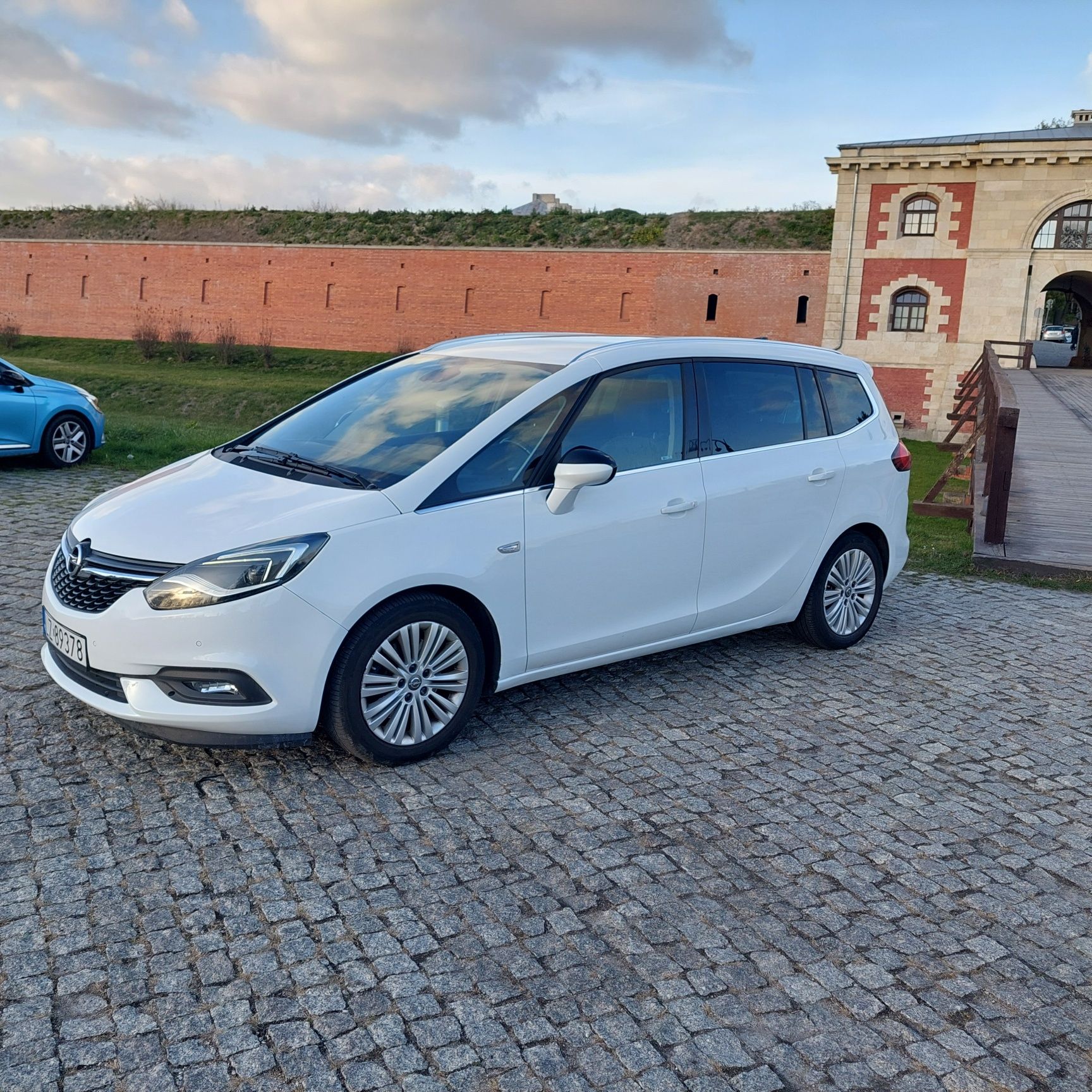 Opel Zafira C lift 7 miejsc 2.0 CDTI 170KM Full Led Nowy rozrząd