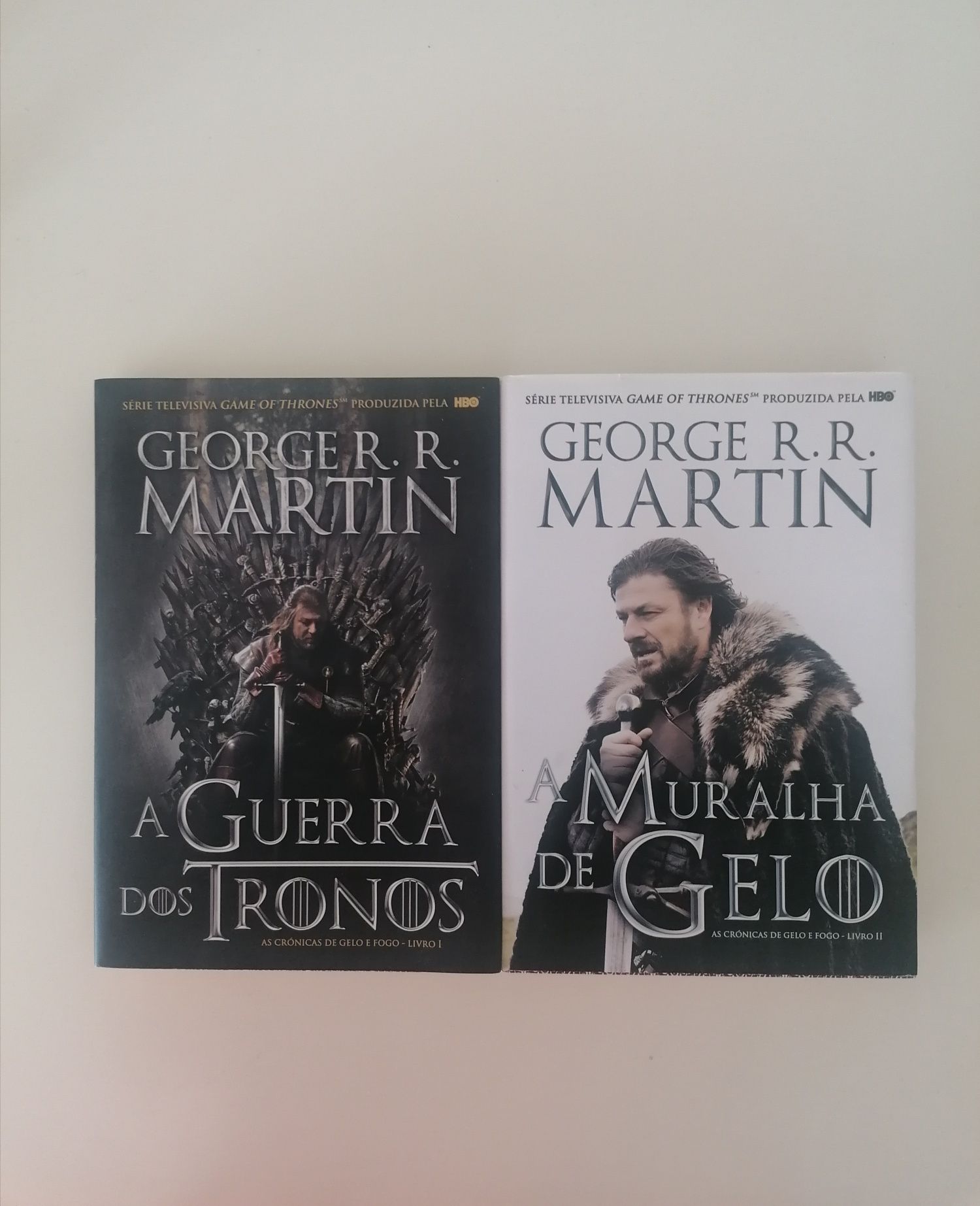 Livros 1 e 2 das Crónicas de Gelo e Fogo, George R. R. Martin