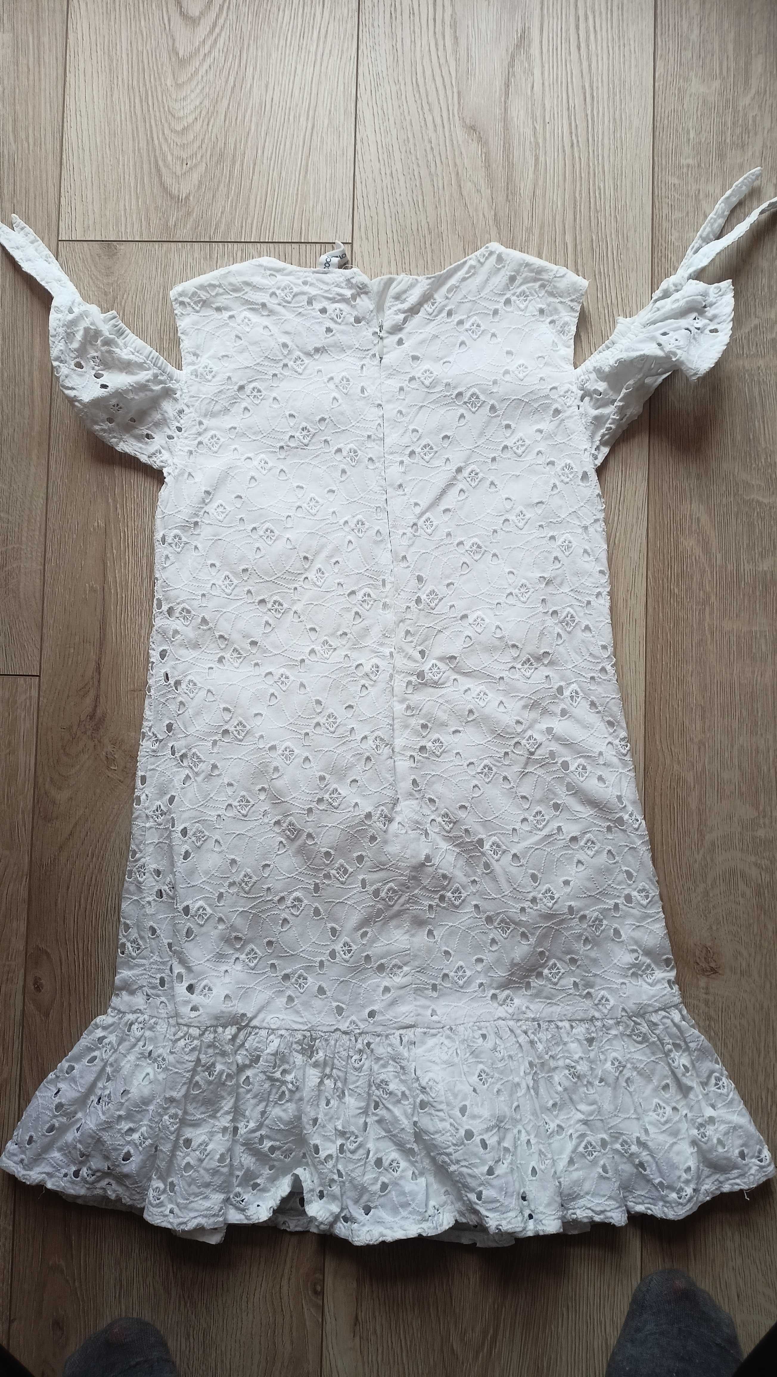 sukienka biała coccodrillo 128 ażurkowa na lato