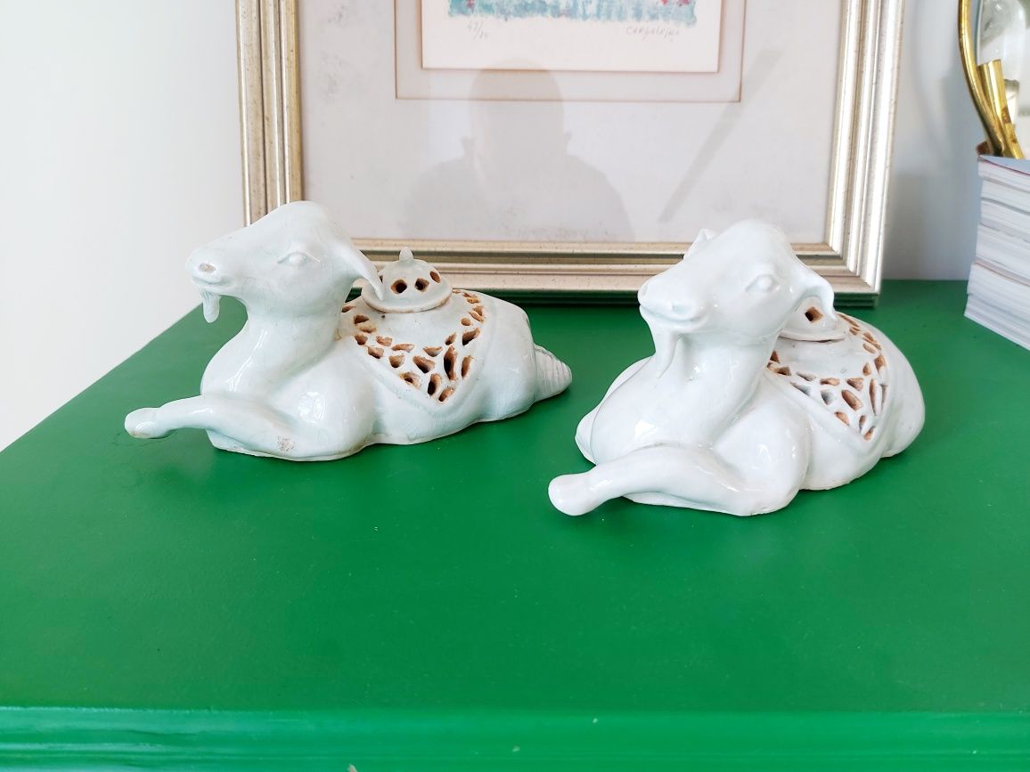 Par de defumadores em porcelana chinesa Celadon.