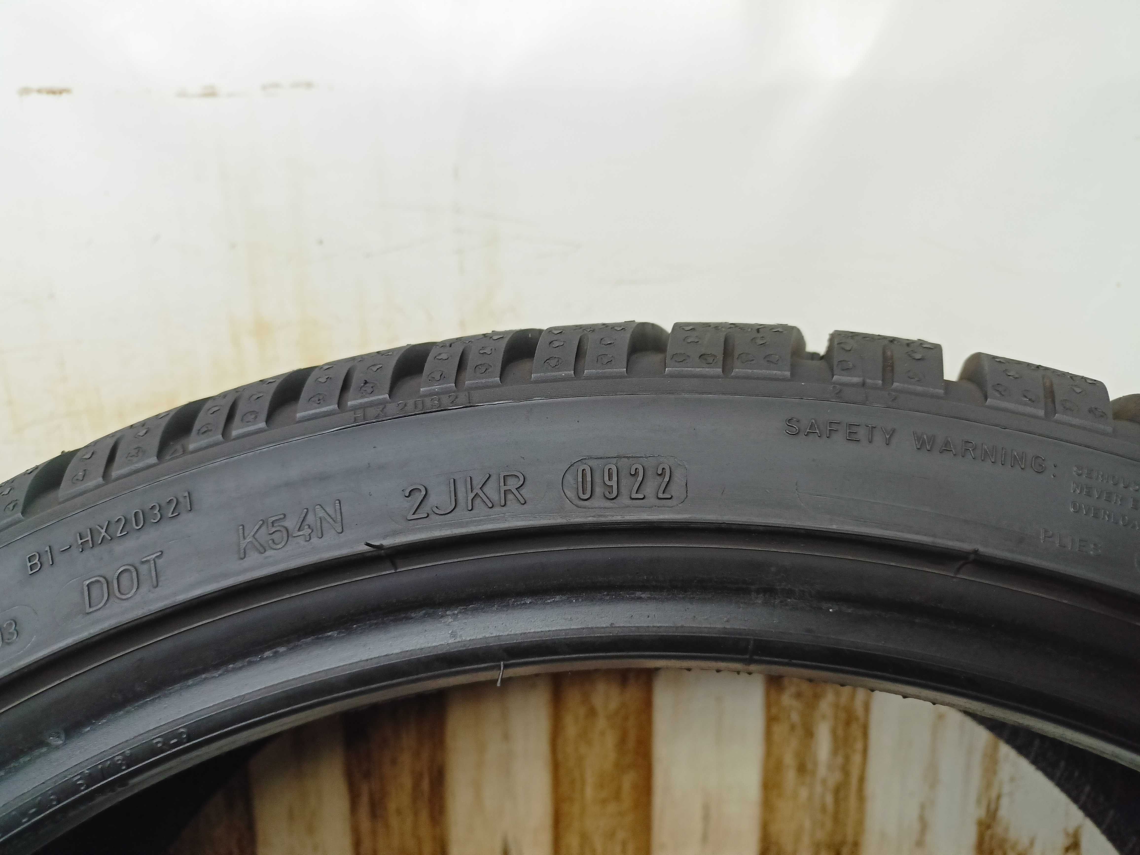 Dunlop SP Winter Sport 3D 235/35/19 22r. 91W 2x6,1mm (4457)