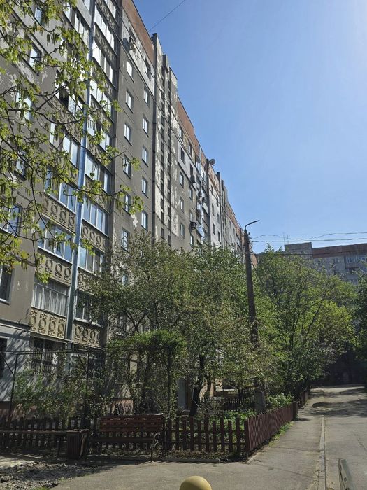 Продам Трьохкімнатну квартиру Інгульский район