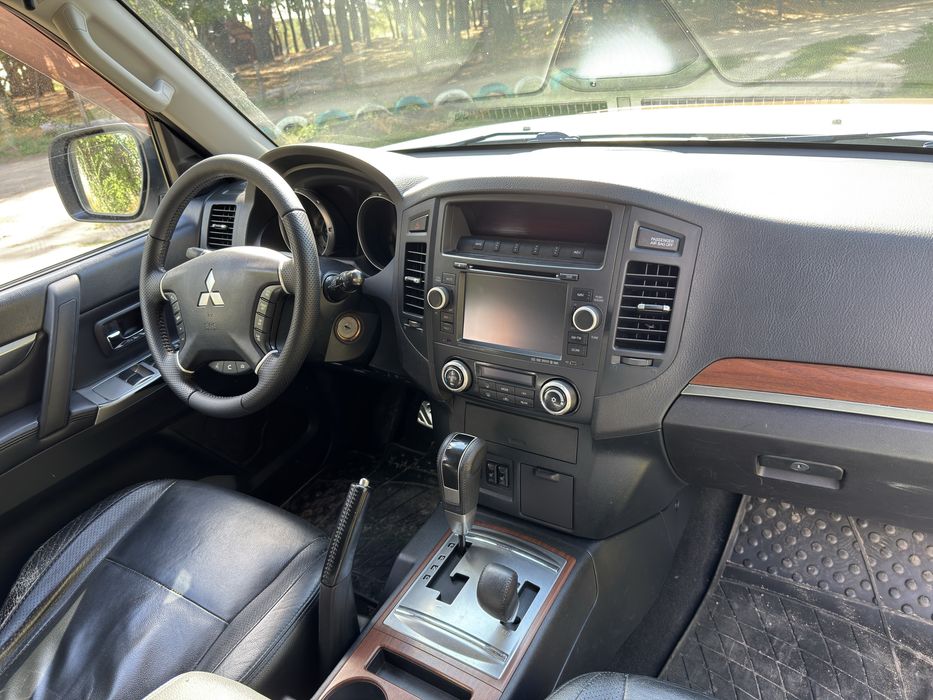 MITSUBISHI Pajero 2012 3.2 дизель 1 хозяин
